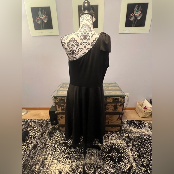 NWT One Shoulder A-Line Dress with Bow Detail - Chic and Playful Style! - Picture 2 of 11